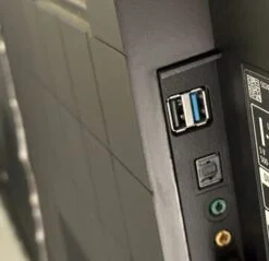 منافذ توصيل USB