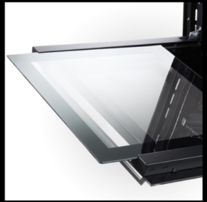 باب زجاجي ثلاثي الطبقات